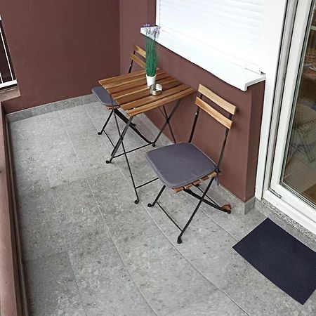 Apartman Simic Apartment โอซีเยก ภายนอก รูปภาพ